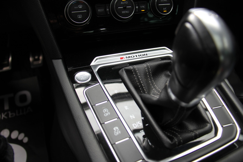 VW Passat R-Line/4Motion/Virtual Cocpit/FullLed, снимка 13 - Автомобили и джипове - 41410967