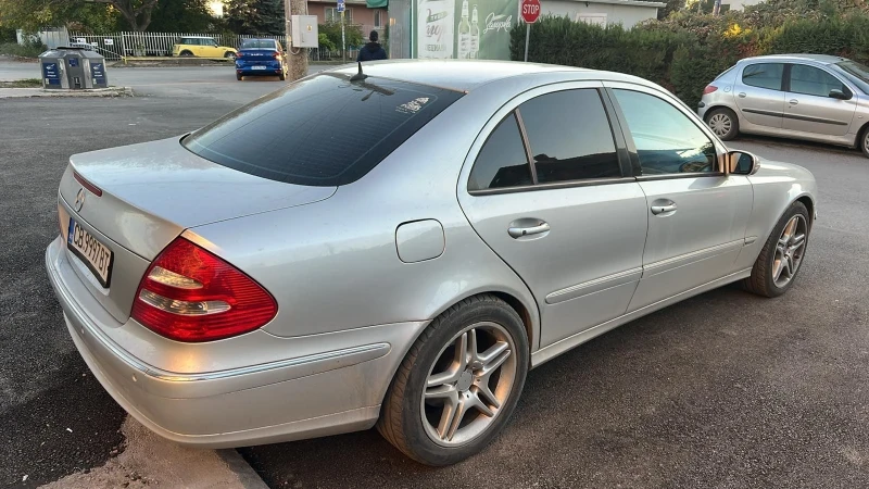 Mercedes-Benz E 500, снимка 5 - Автомобили и джипове - 48501321