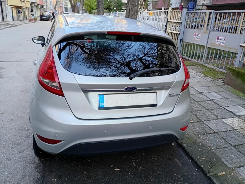 Ford Fiesta 1.4i GAZ Titanium, снимка 4 - Автомобили и джипове - 48757156