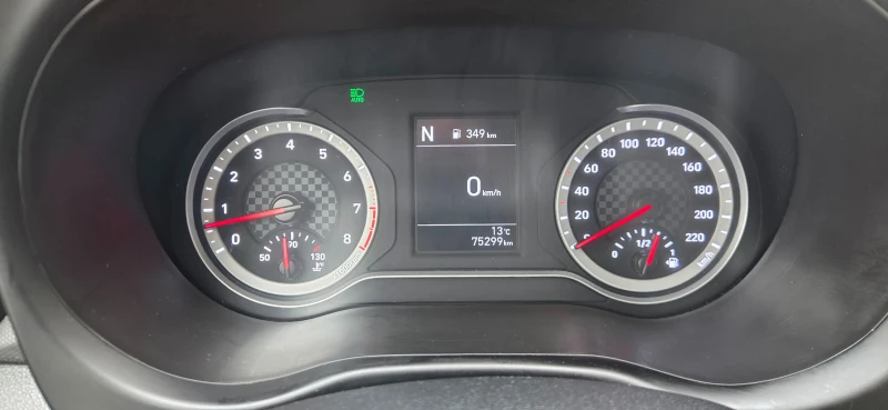 Hyundai I10 АВТОМАТИК, снимка 11 - Автомобили и джипове - 52410970