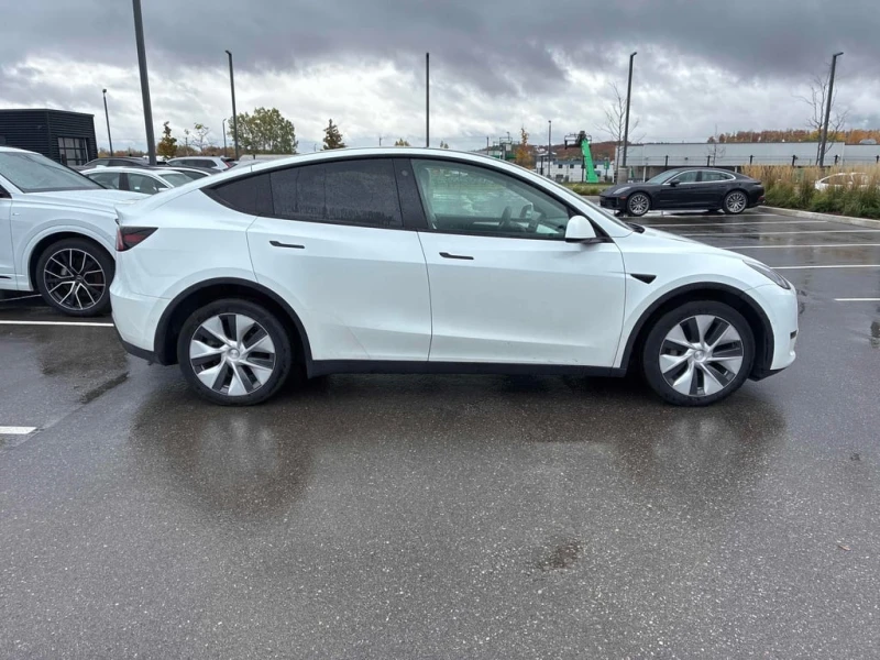 Tesla Model Y * Long Range * CARFAX * БЕЗ ПЪРВОНАЧАЛНА ВНОСКА, снимка 3 - Автомобили и джипове - 52778230