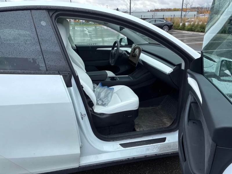 Tesla Model Y * Long Range * CARFAX * БЕЗ ПЪРВОНАЧАЛНА ВНОСКА, снимка 11 - Автомобили и джипове - 52778230