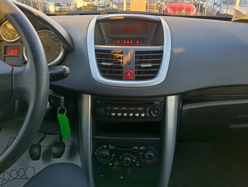 Peugeot 207 1.4i, снимка 12 - Автомобили и джипове - 52816129