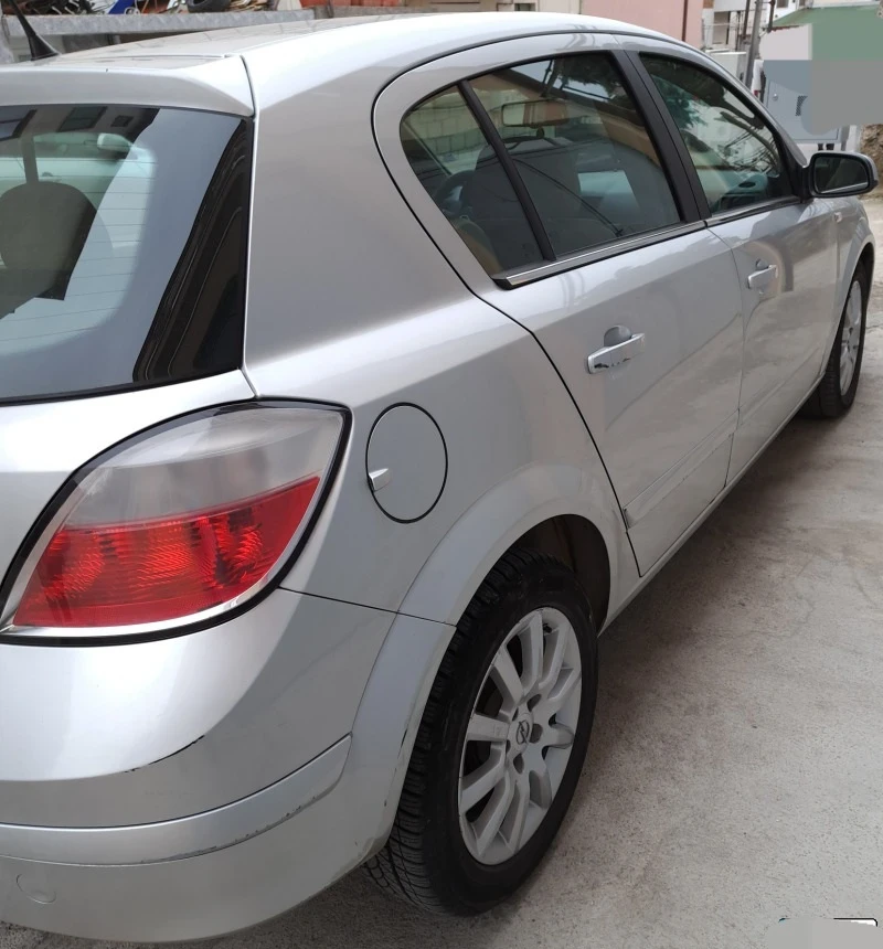 Opel Astra 1.6 - 105кс Хечбек , снимка 2 - Автомобили и джипове - 47890328