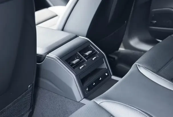 Porsche Panamera 4 S E-Hybrid = Air Suspension = Гаранция, снимка 13 - Автомобили и джипове - 54046281