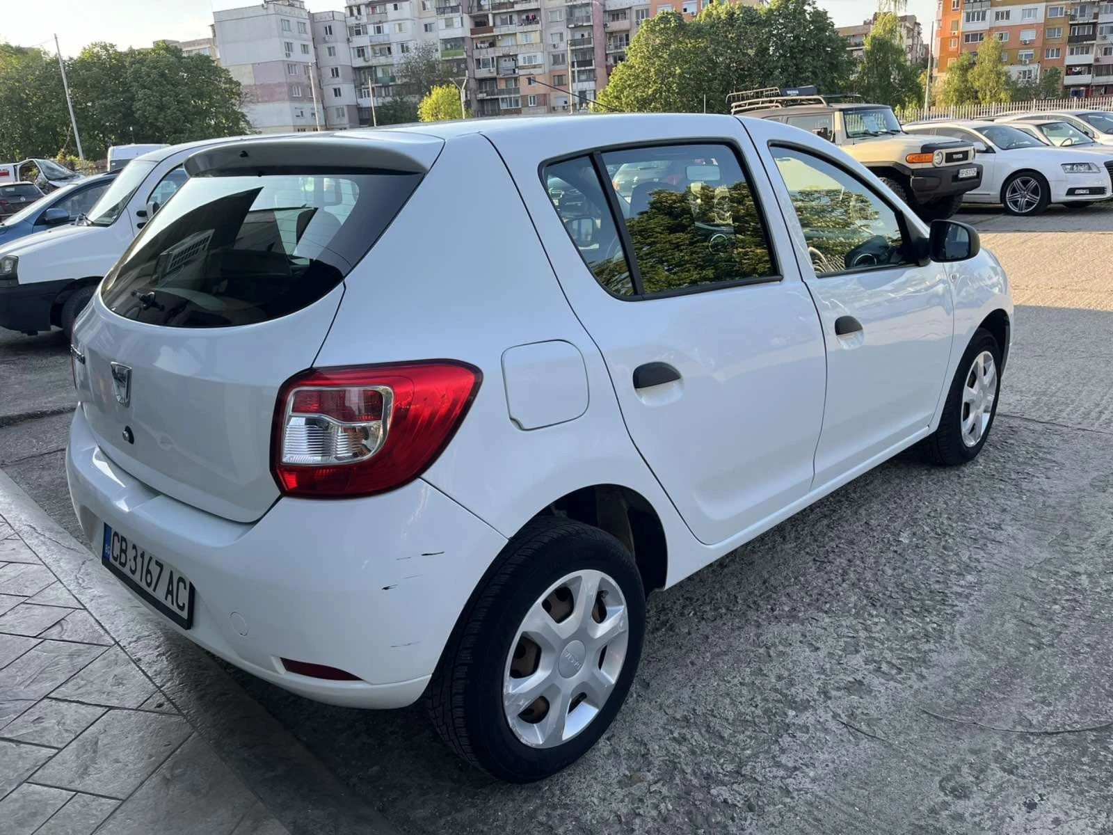 Dacia Sandero 1.2I EURO6 - изображение 2