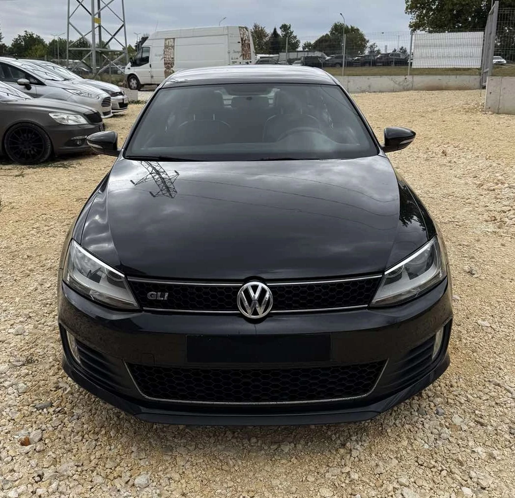 VW Jetta  2.0 TSI Highline GTI - изображение 5