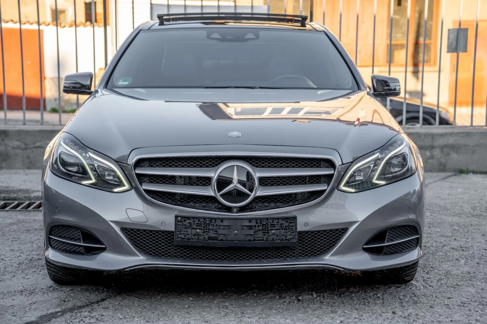 Mercedes-Benz E 350 4M-FACE-ПАНОРАМА-360* -DISTRONIC-МАСАЖ-ОБДУХ-FULL - изображение 2