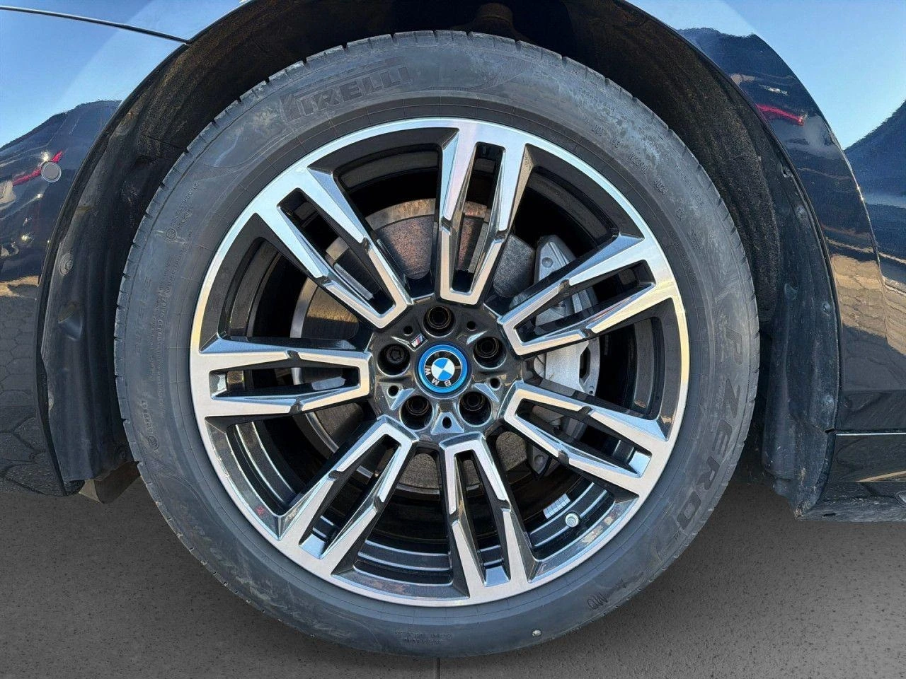 BMW i5 xDrive40/M-SPORT/B&W/ICONIC GLOW/360/ - изображение 5