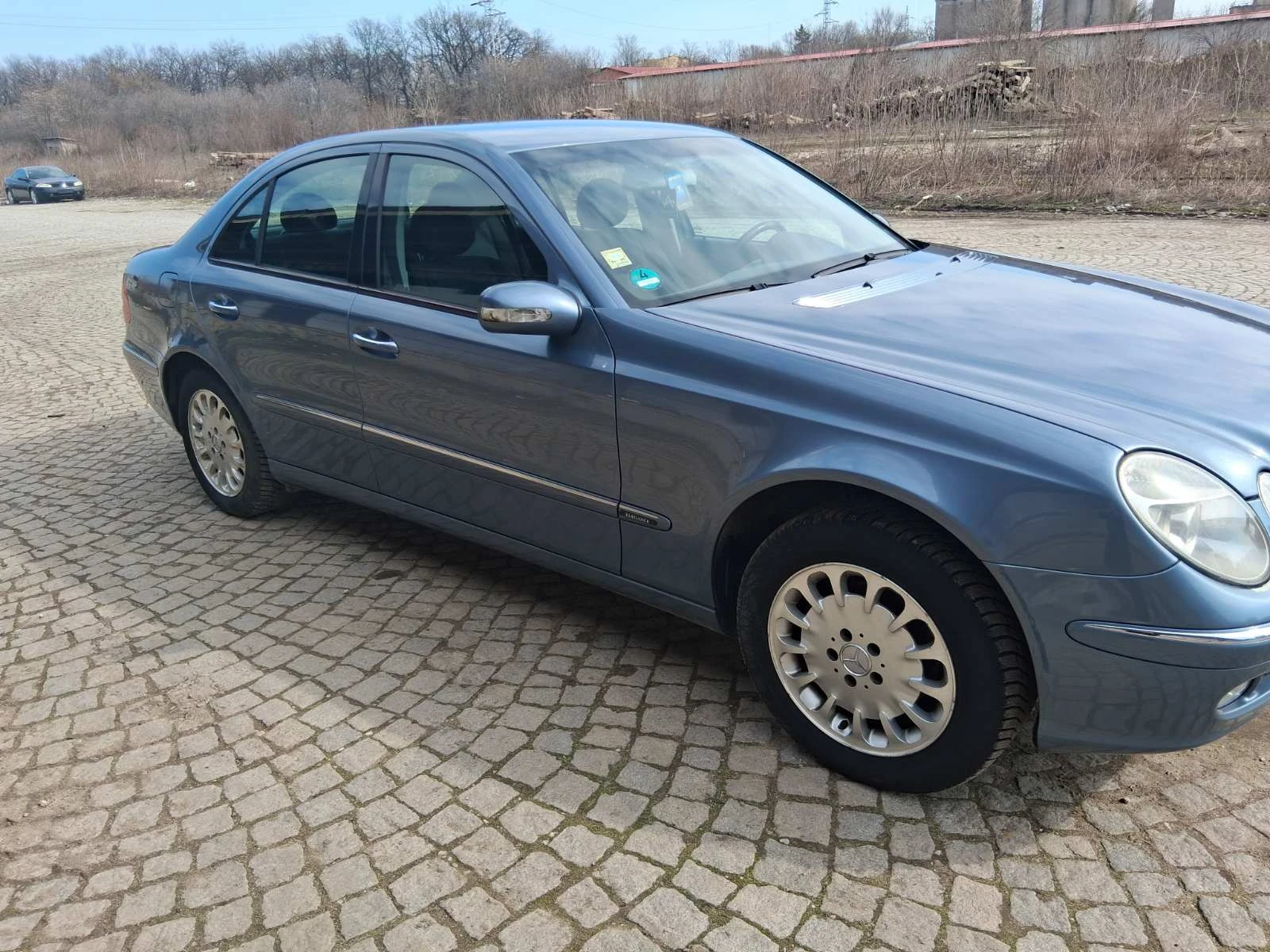 Mercedes-Benz E 240 LPG, снимка 3 - Автомобили и джипове - 53803582