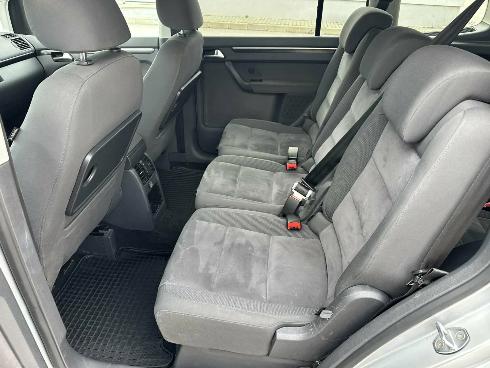 VW Touran, снимка 12 - Автомобили и джипове - 54151519