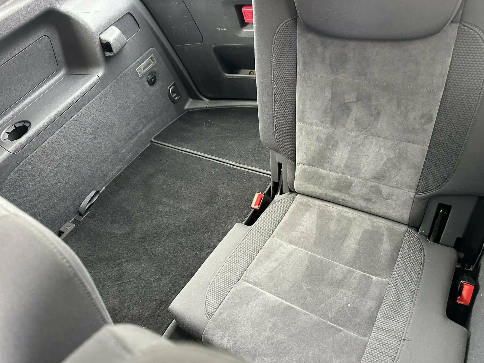 VW Touran, снимка 11 - Автомобили и джипове - 54151519