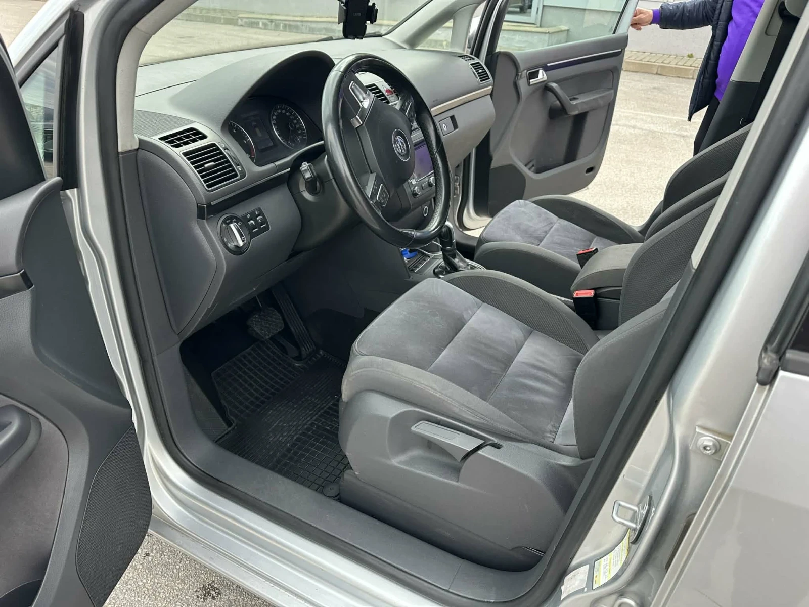 VW Touran, снимка 7 - Автомобили и джипове - 54151519