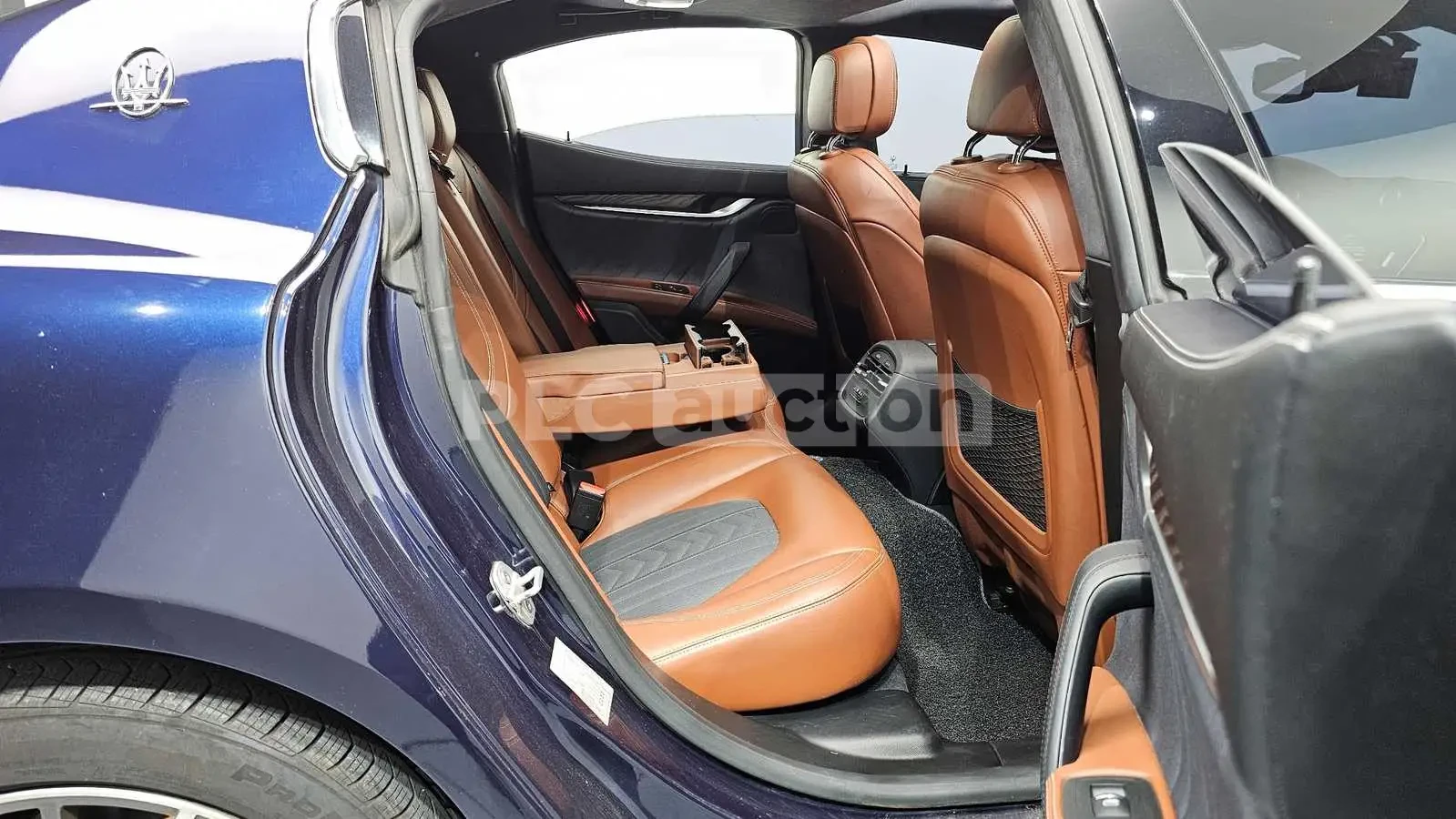 Maserati Ghibli 3.0| КАМЕРА| ОБДУХВАНЕ| DISTRONIC| ВКЛ.ТЕХНОТЕСТ, снимка 14 - Автомобили и джипове - 54779116