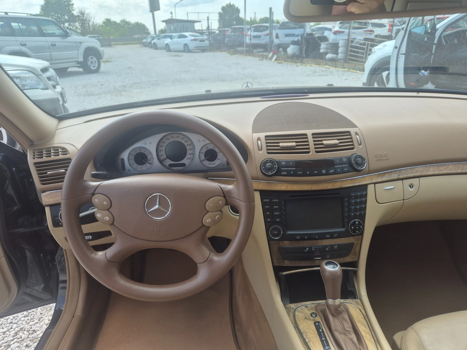 Mercedes-Benz E 320 Avantgard, снимка 15 - Автомобили и джипове - 55379449