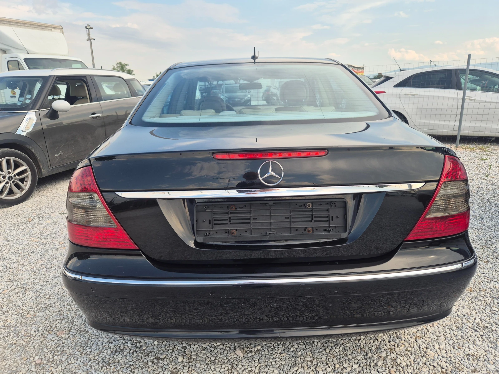 Mercedes-Benz E 320 Avantgard, снимка 6 - Автомобили и джипове - 55379449