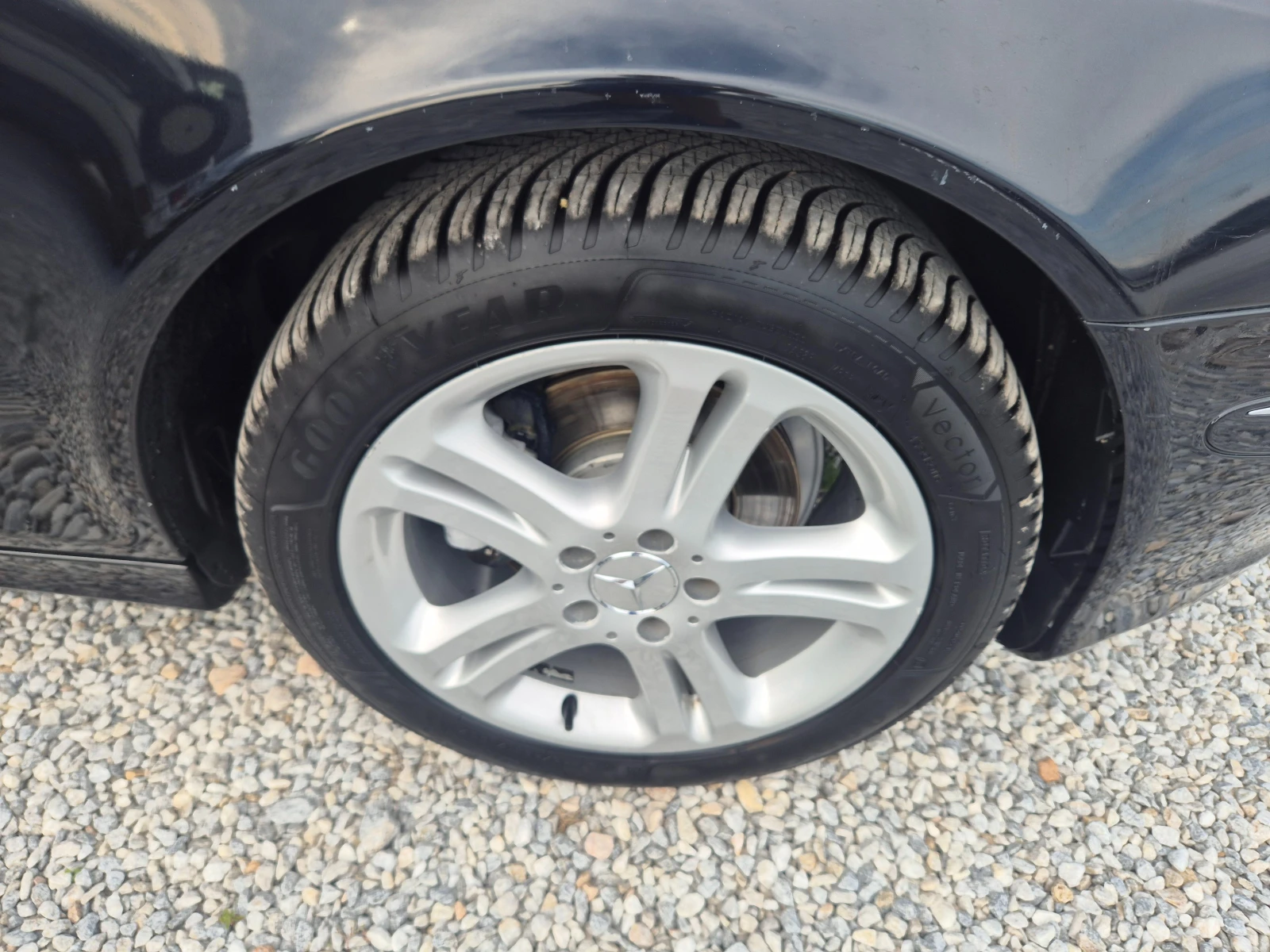 Mercedes-Benz E 320 Avantgard, снимка 4 - Автомобили и джипове - 55379449