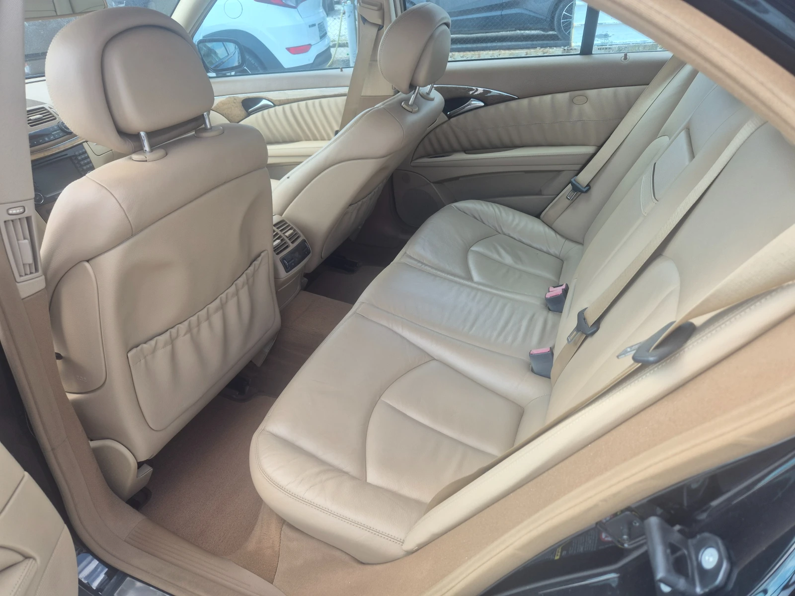 Mercedes-Benz E 320 Avantgard, снимка 13 - Автомобили и джипове - 55379449