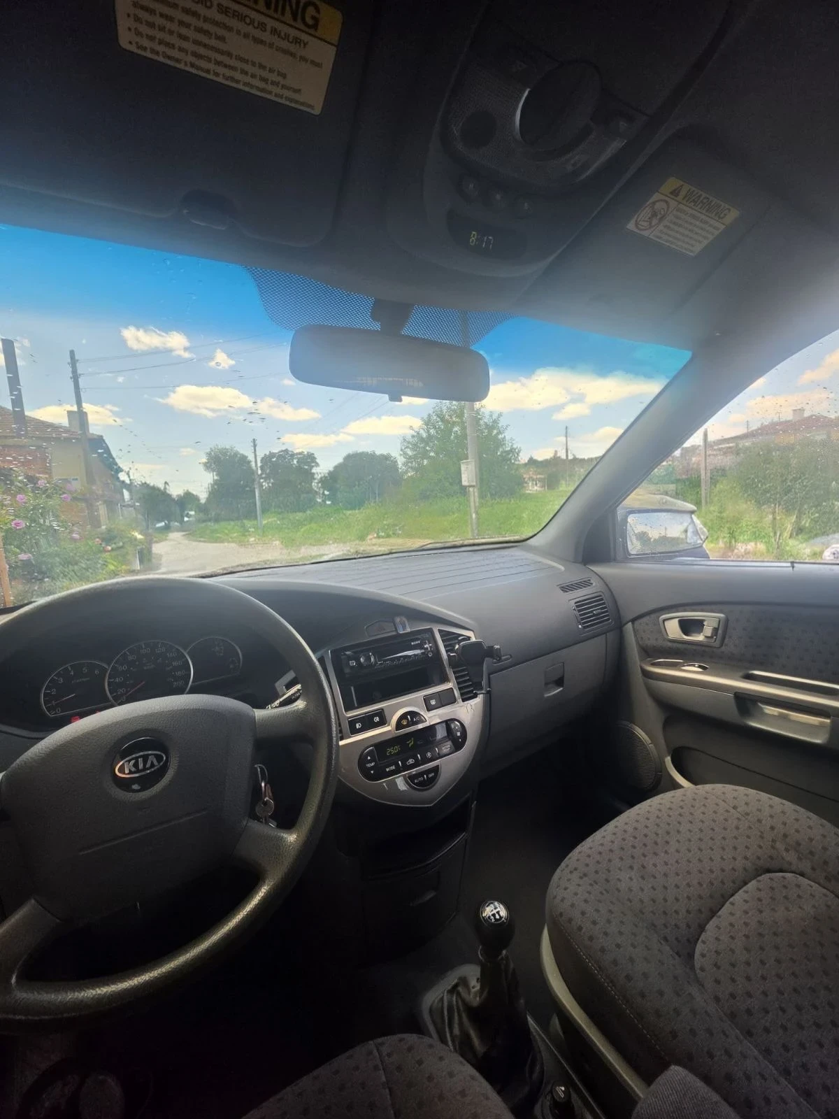 Kia Carens 2.0 CRDi, снимка 7 - Автомобили и джипове - 55425379
