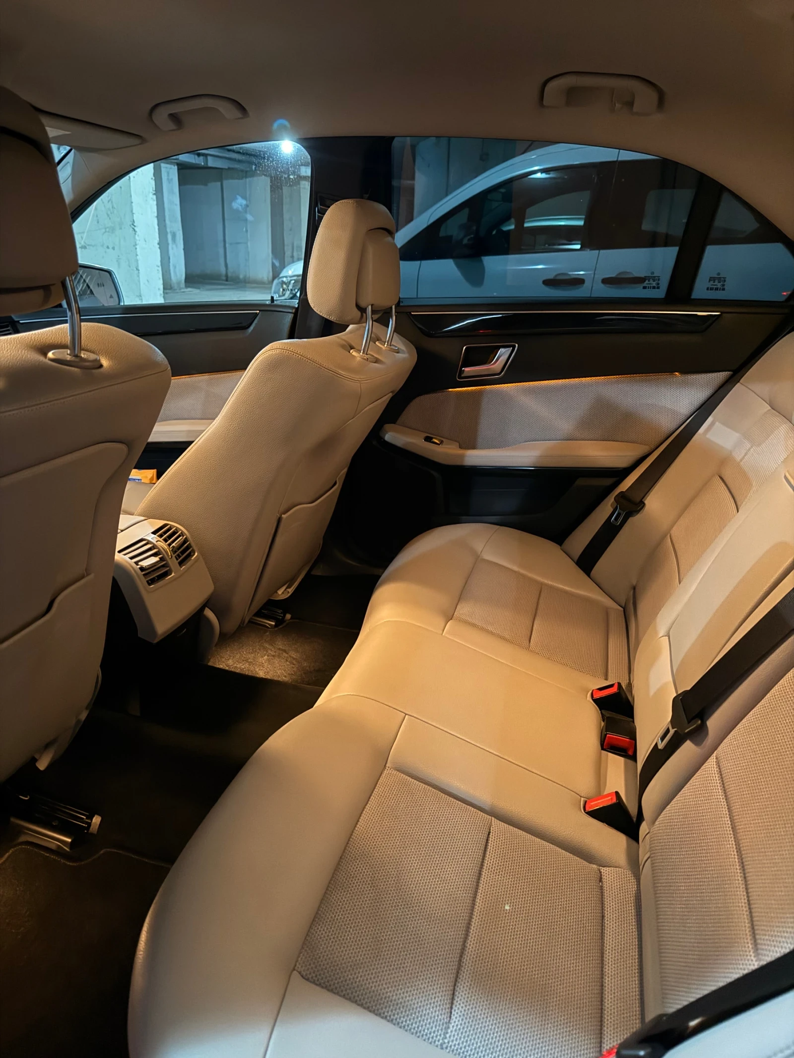 Mercedes-Benz E 350, снимка 11 - Автомобили и джипове - 55742767