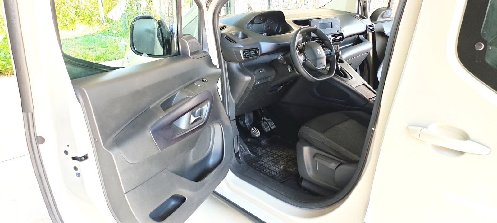 Peugeot Rifter N1, Гараниця до 02.2027, снимка 7 - Автомобили и джипове - 55784139