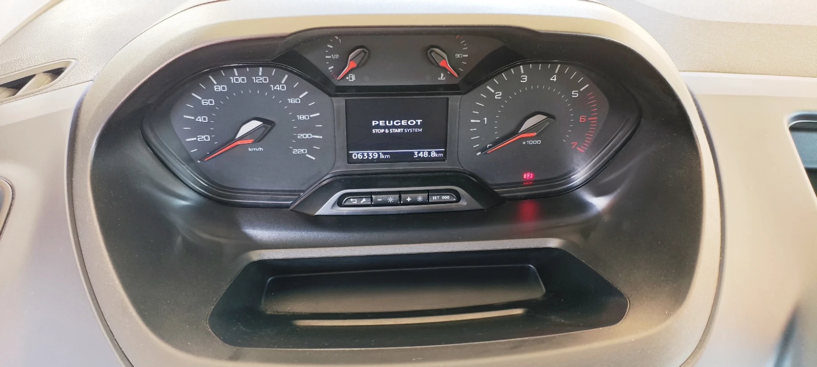Peugeot Rifter N1, Гараниця до 02.2027, снимка 12 - Автомобили и джипове - 55784139
