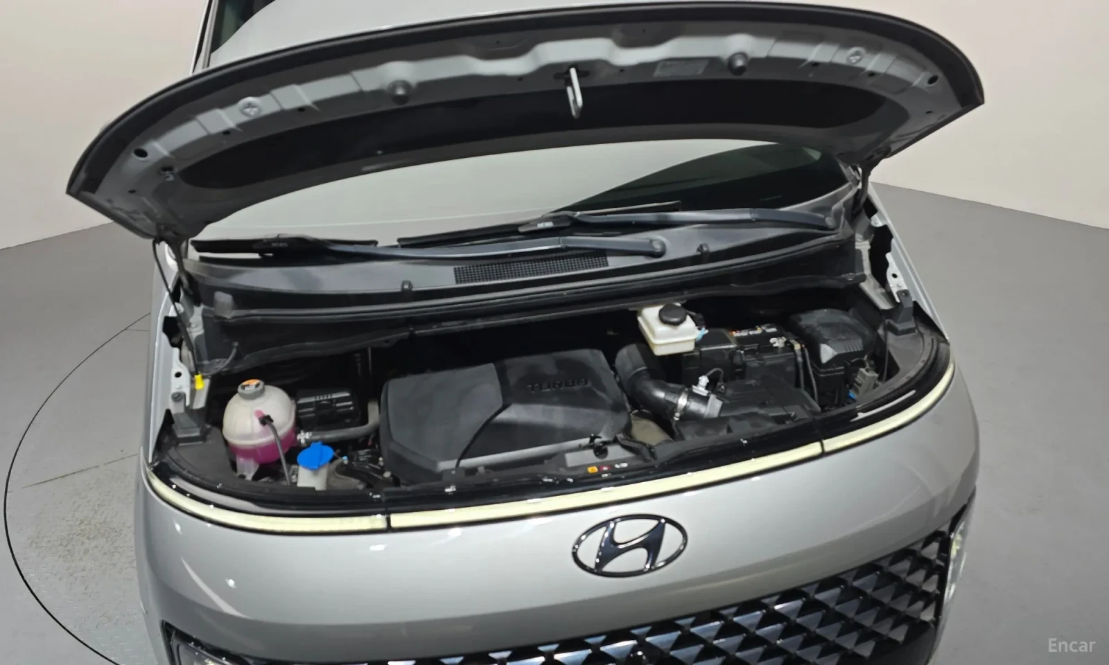 Hyundai Staria Lounge 7-Seater, снимка 6 - Автомобили и джипове - 56205582