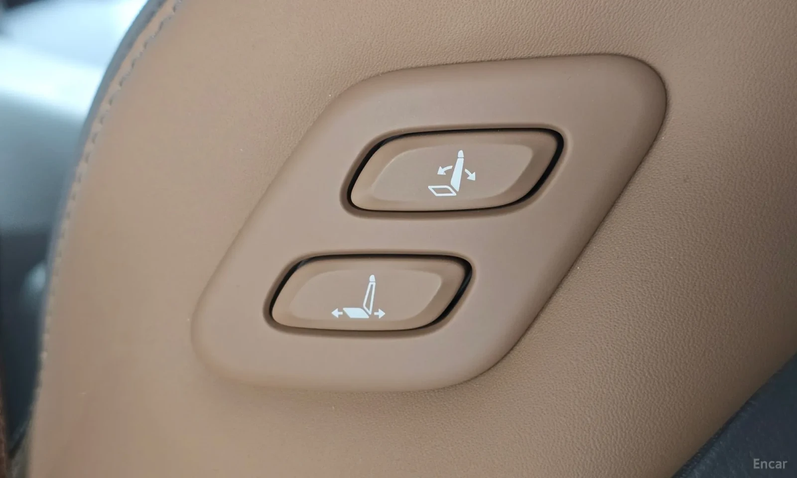 Hyundai Staria Lounge 7-Seater, снимка 15 - Автомобили и джипове - 56205582