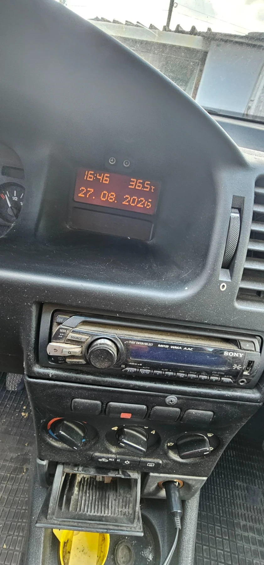 Opel Zafira 2.0 DIESEL , снимка 13 - Автомобили и джипове - 56236930