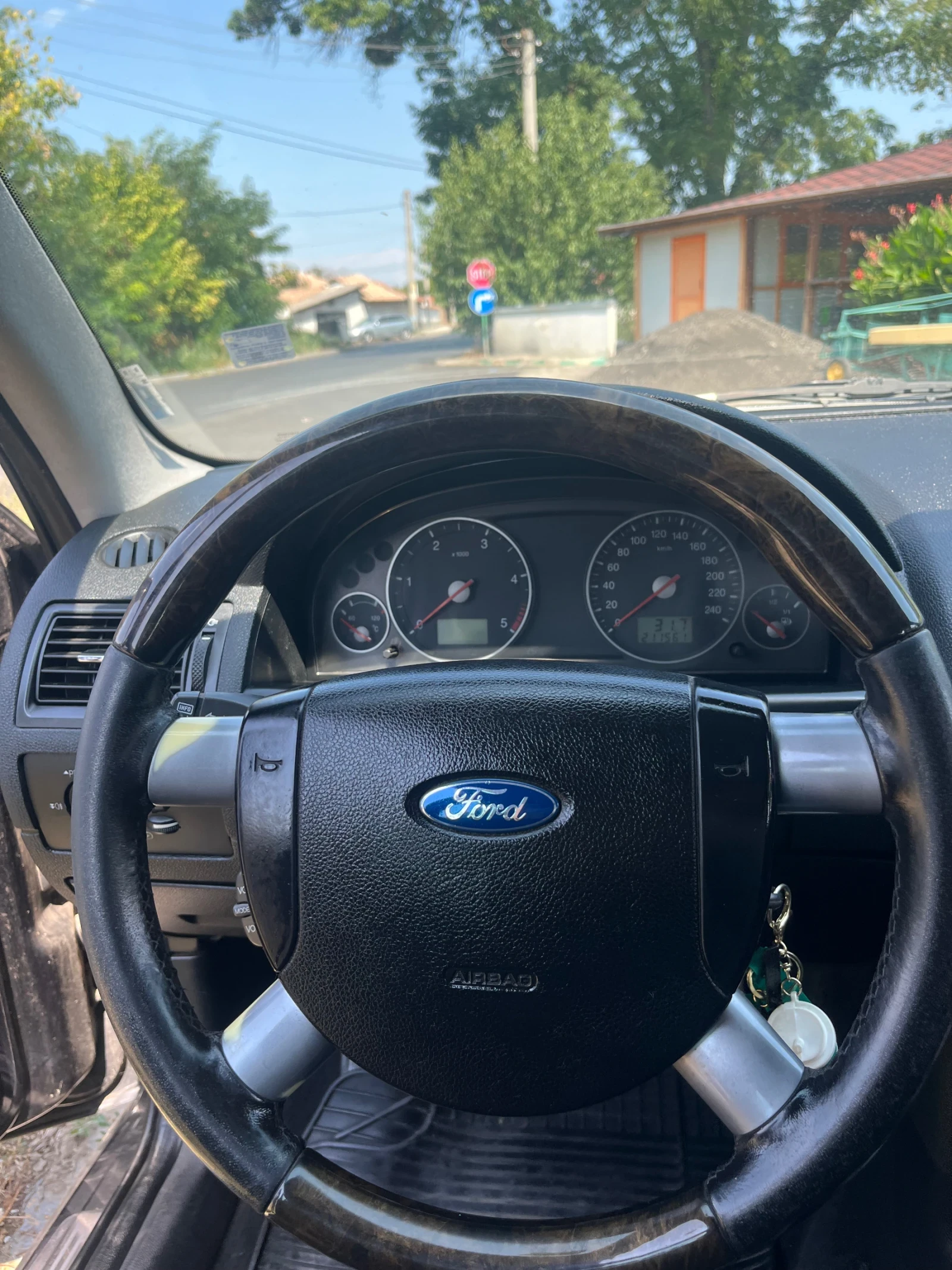Ford Mondeo 2.0 Ghia, снимка 6 - Автомобили и джипове - 56239624
