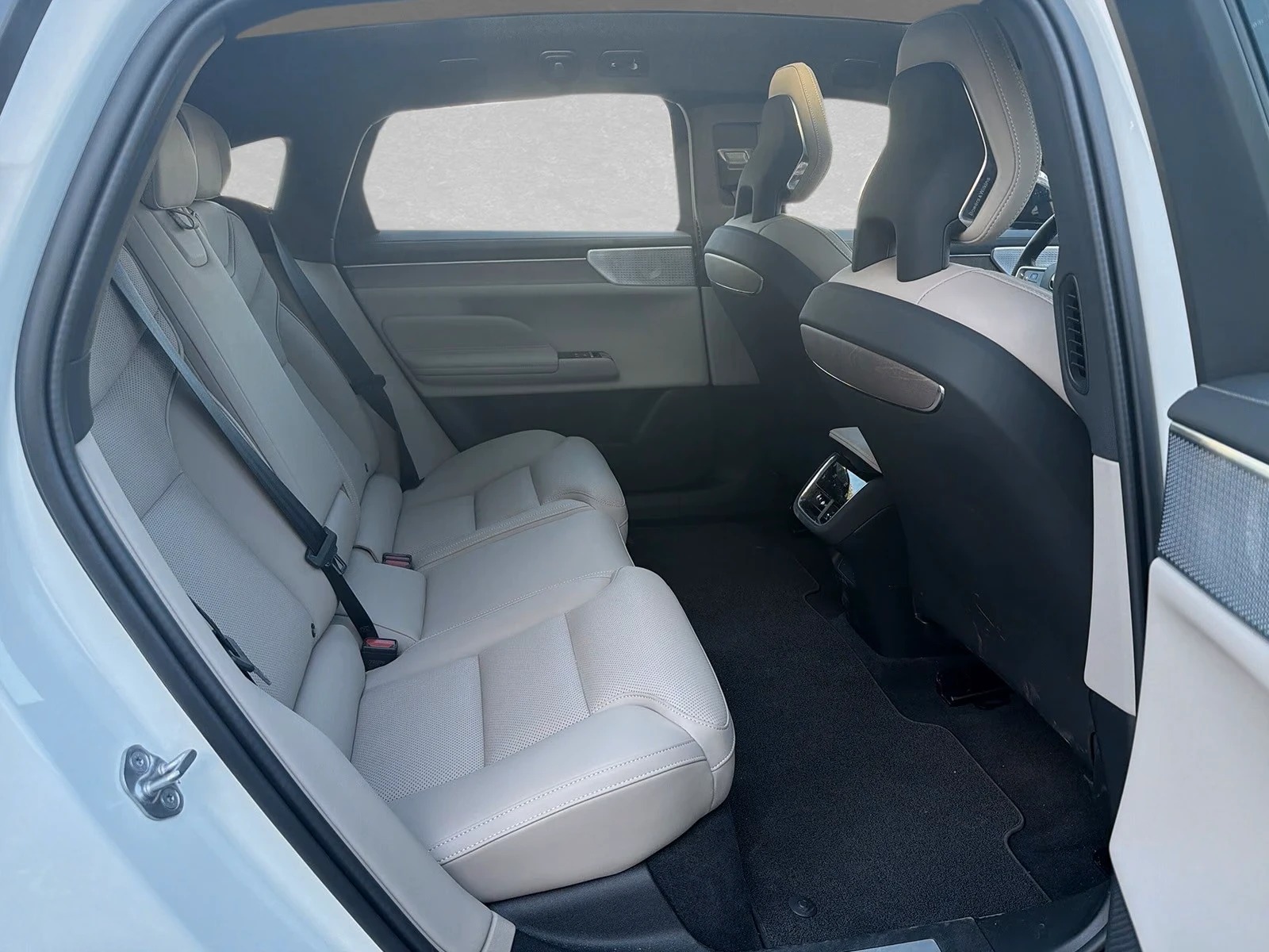 Volvo ES90 SINGLE-MOTOR* ULTRA* B&W* PANO* HEAD-UP* 360CAM* M | Mobile.bg � ����������� 6