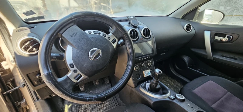 Nissan Qashqai, снимка 5 - Автомобили и джипове - 49393669