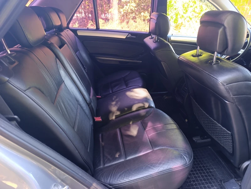 Mercedes-Benz ML 300, снимка 10 - Автомобили и джипове - 52346490