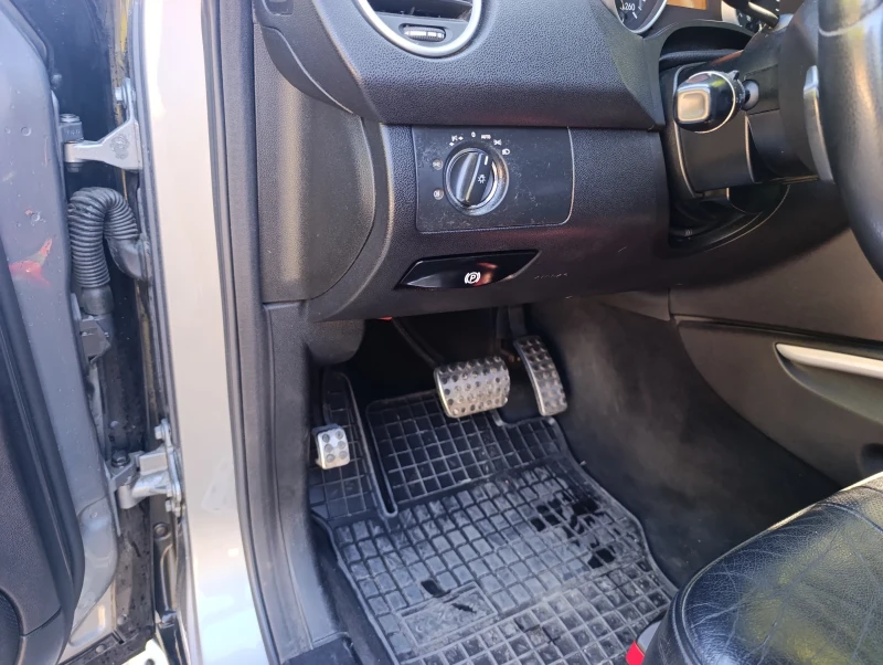 Mercedes-Benz ML 300, снимка 11 - Автомобили и джипове - 52346490