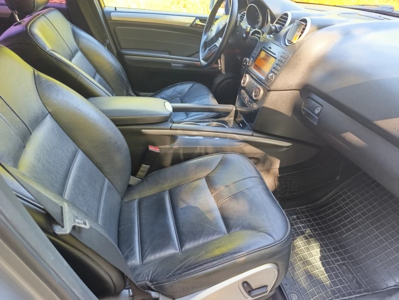 Mercedes-Benz ML 300, снимка 9 - Автомобили и джипове - 52346490