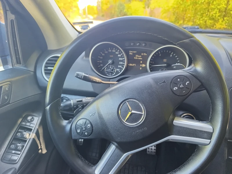 Mercedes-Benz ML 300, снимка 5 - Автомобили и джипове - 52346490