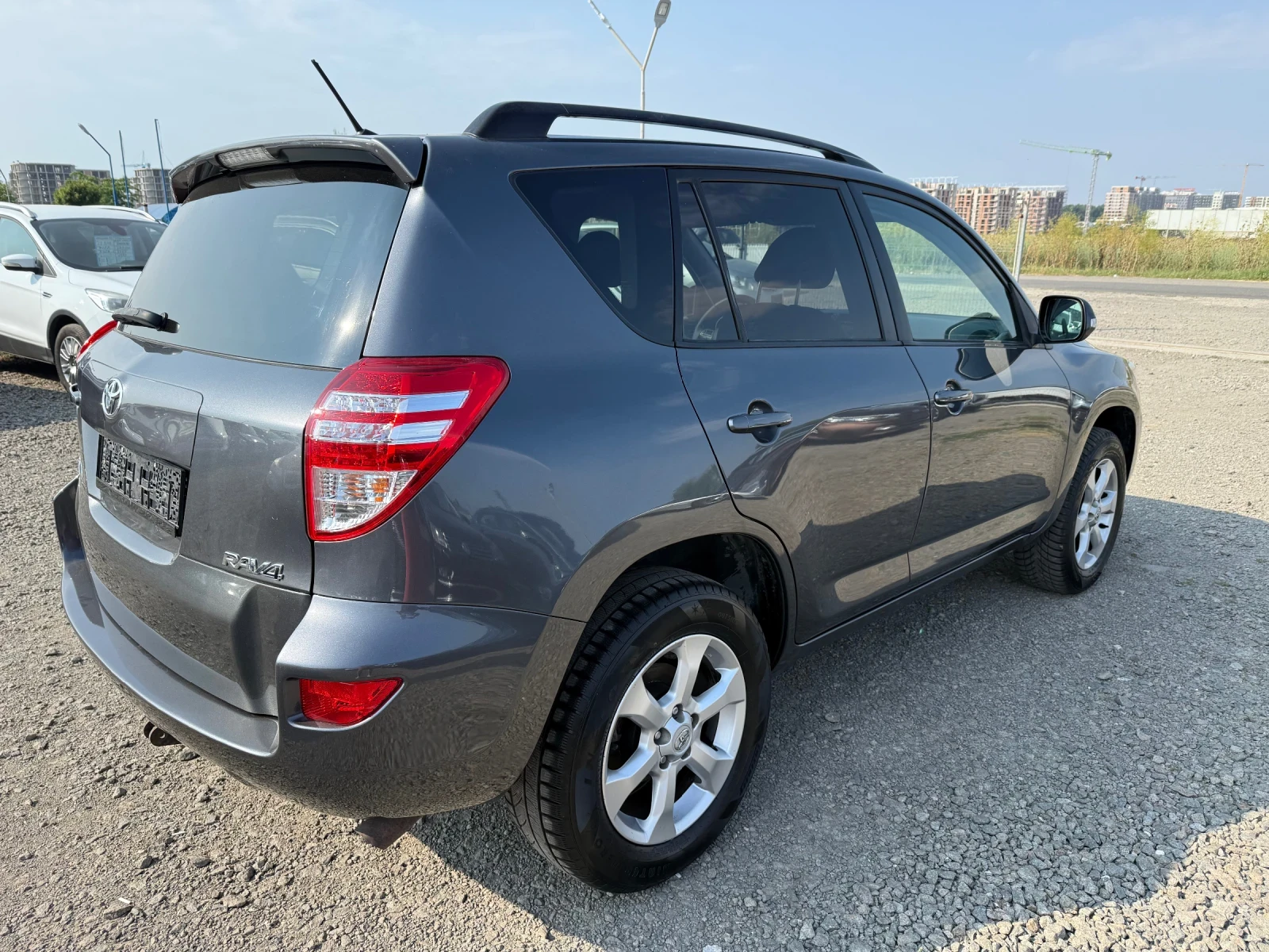 Toyota Rav4 2.2D CH 4x4 150ks - изображение 4