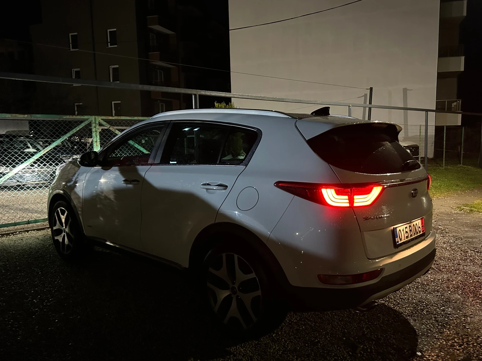 Kia Sportage 2.0 CRDI AWD, снимка 6 - Автомобили и джипове - 53965450