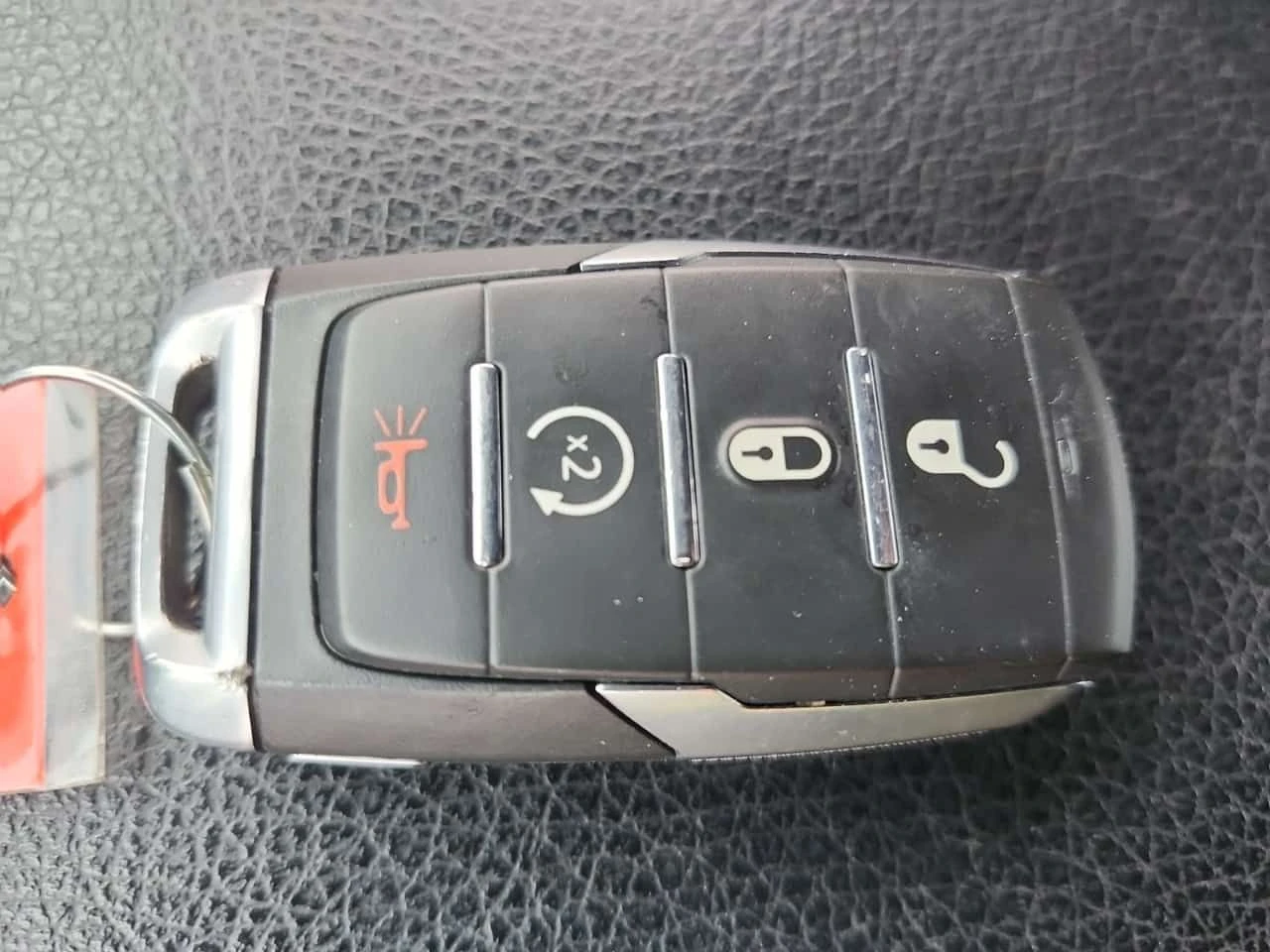 Dodge RAM 1500 * BIG HORN CREW CAB SHORT BED * CARFAX /CAMERA, снимка 8 - Автомобили и джипове - 53985745