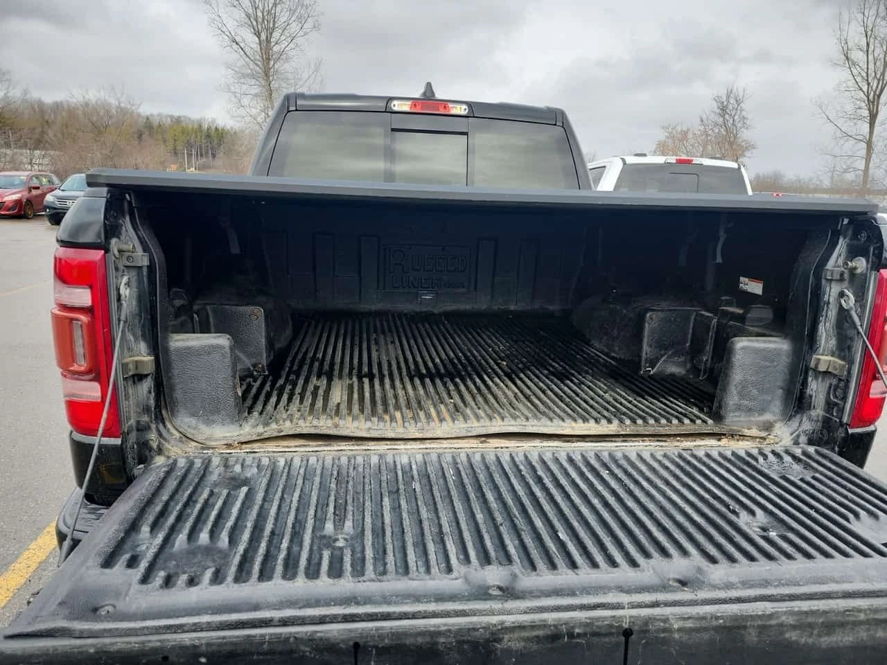 Dodge RAM 1500 * BIG HORN CREW CAB SHORT BED * CARFAX /CAMERA, снимка 13 - Автомобили и джипове - 53985745