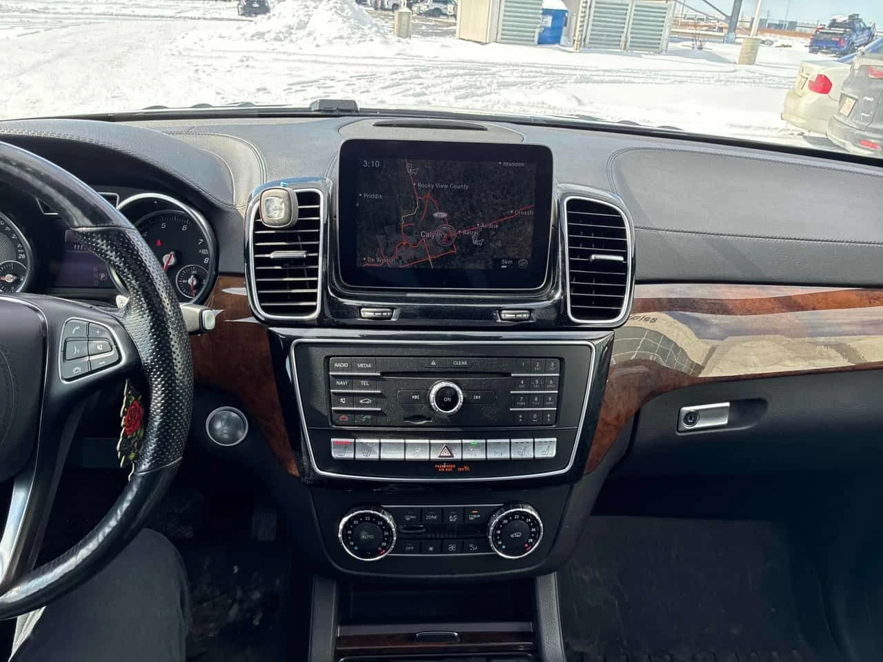 Mercedes-Benz GLS 450 4МАТИС * DISTRONIC* ОБДУХВАНЕ* H/K* PANORAMA* , снимка 9 - Автомобили и джипове - 53991555