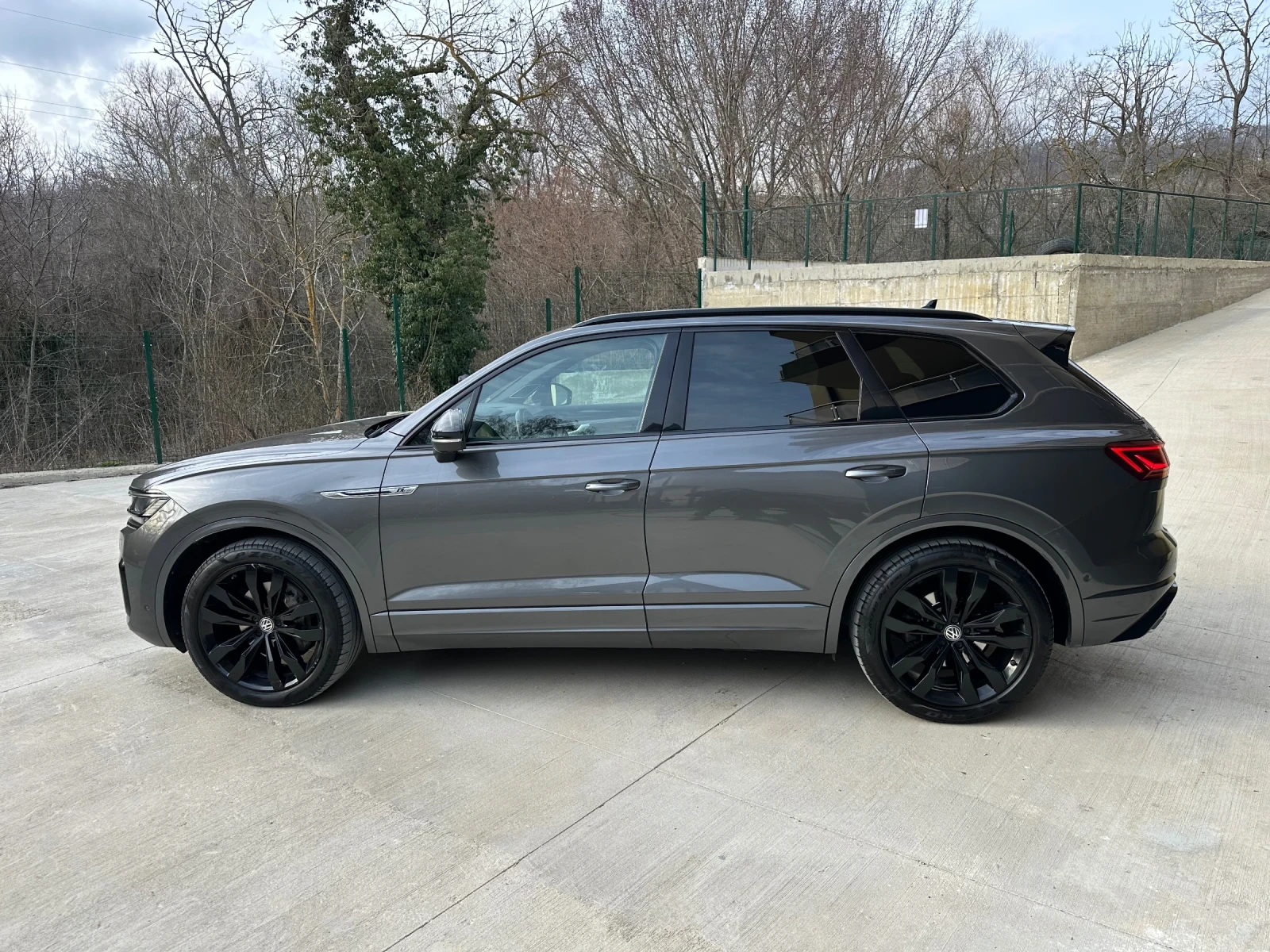 VW Touareg R-Line Matrix, снимка 4 - Автомобили и джипове - 54120637