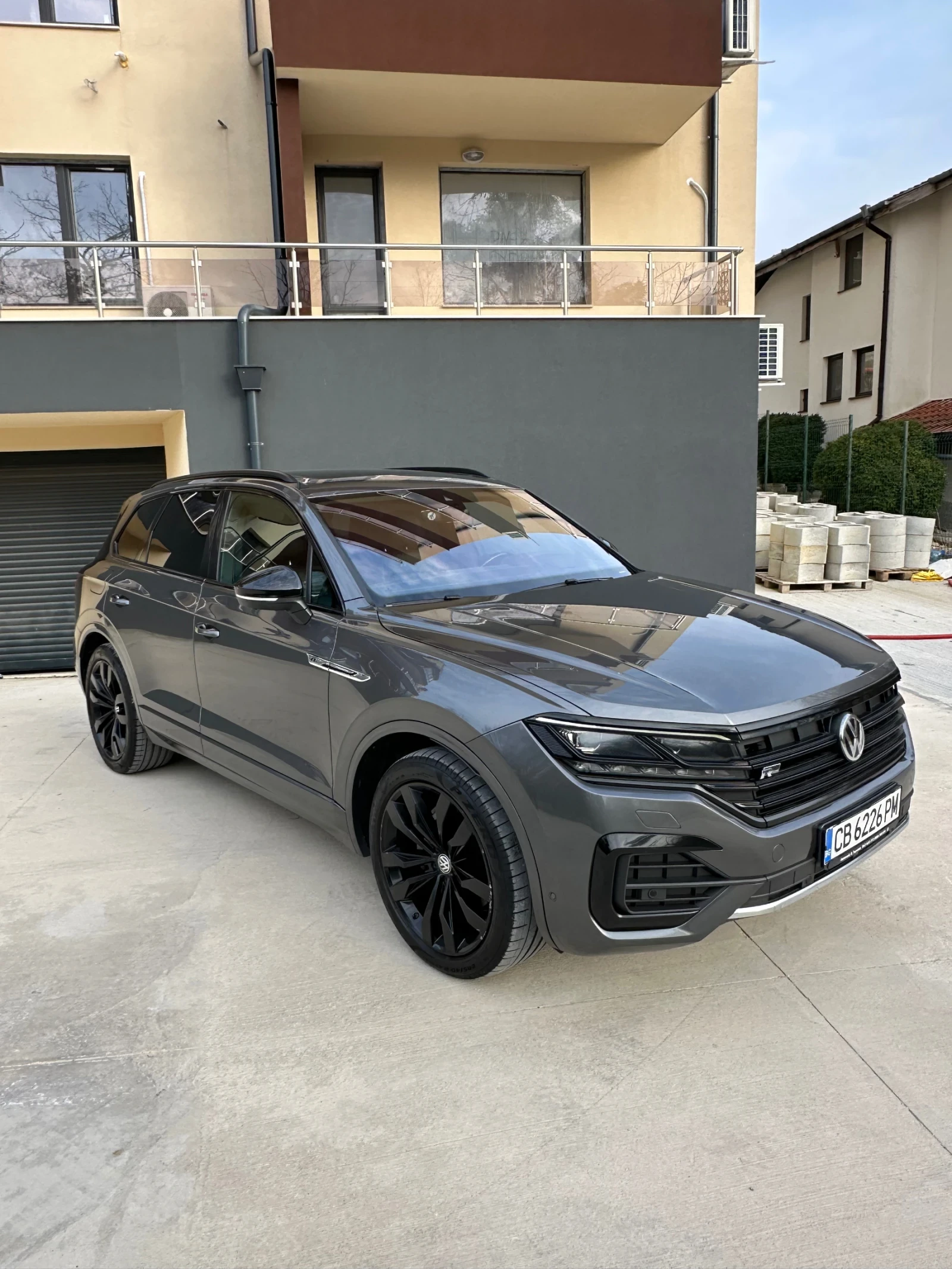 VW Touareg R-Line Matrix, снимка 3 - Автомобили и джипове - 54120637