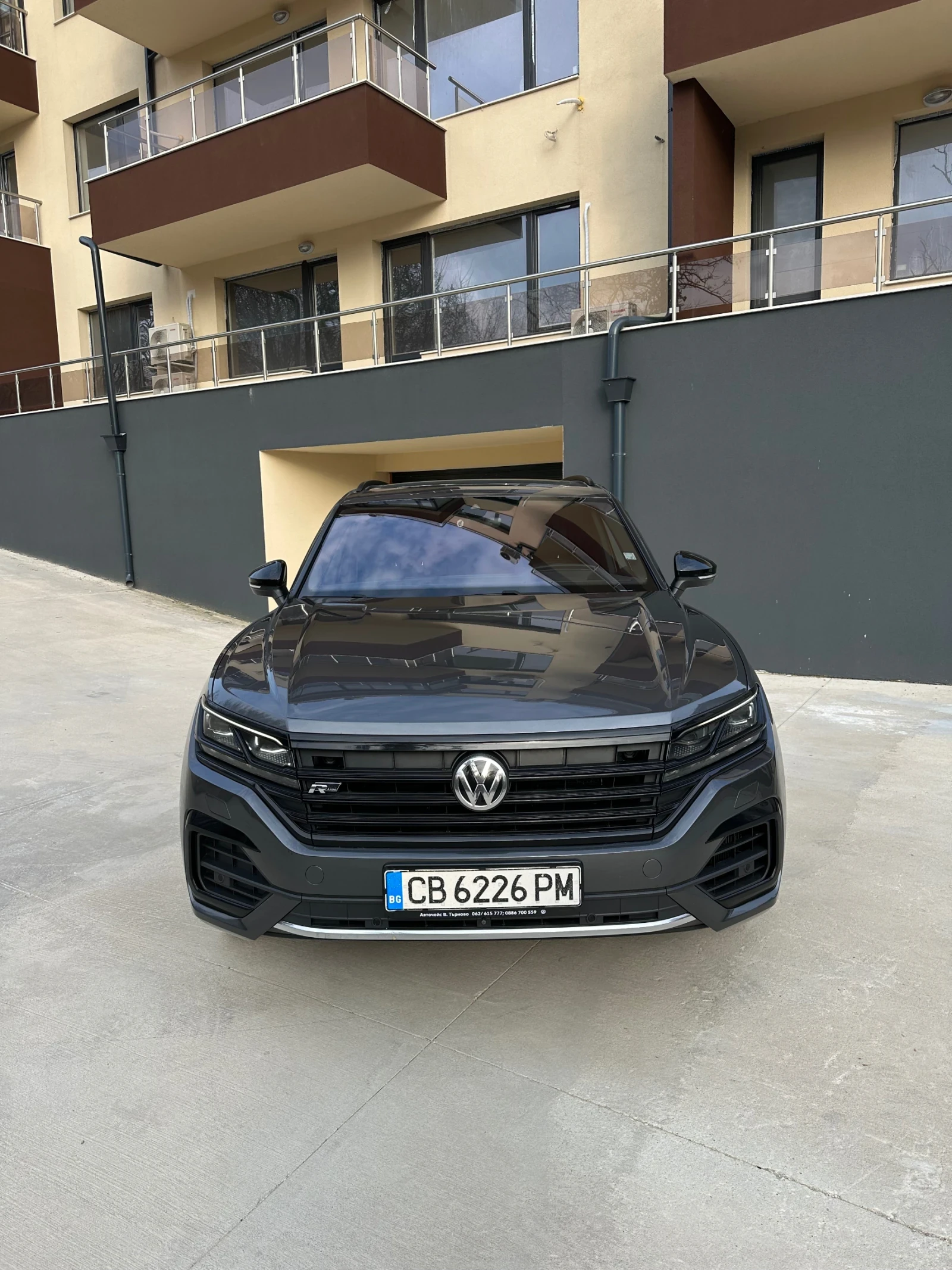VW Touareg R-Line Matrix, снимка 2 - Автомобили и джипове - 54120637