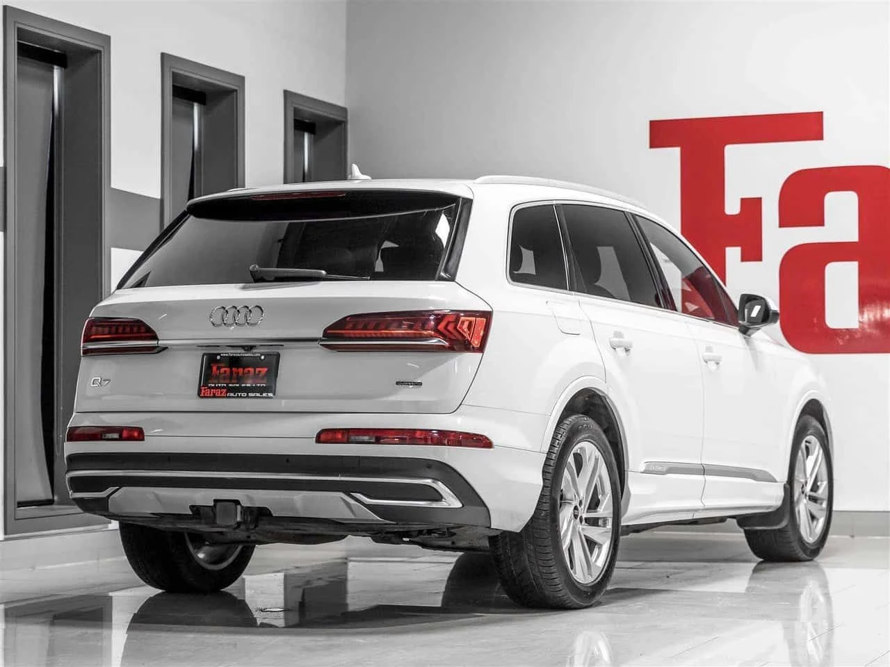 Audi Q7 * quattro Premium * CARFAX * ЦЕНА ДО БГ, снимка 3 - Автомобили и джипове - 54259692