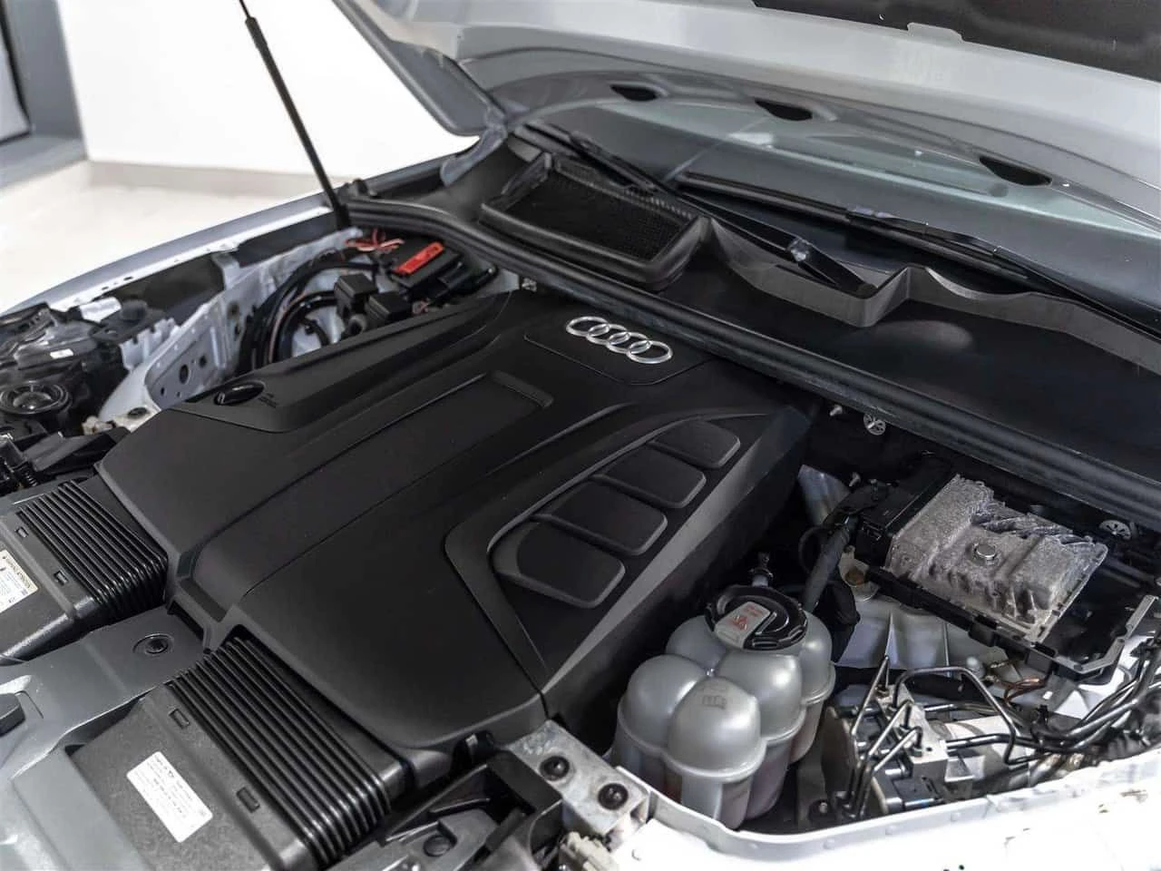 Audi Q7 * quattro Premium * CARFAX * ЦЕНА ДО БГ, снимка 16 - Автомобили и джипове - 54259692