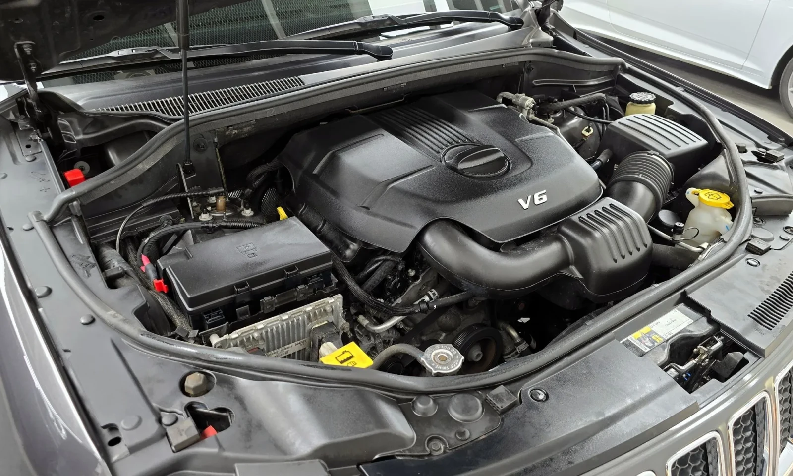 Jeep Grand cherokee OVERLAND* 3.6* PANO* DISTRONIC, снимка 5 - Автомобили и джипове - 54377205