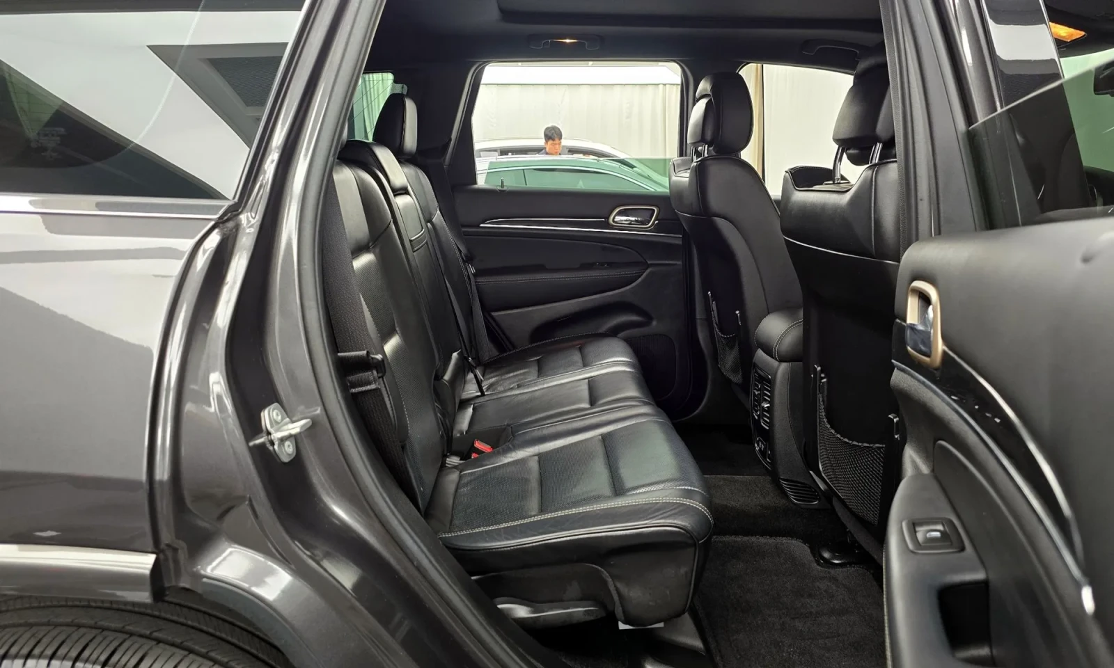 Jeep Grand cherokee OVERLAND* 3.6* PANO* DISTRONIC, снимка 11 - Автомобили и джипове - 54377205