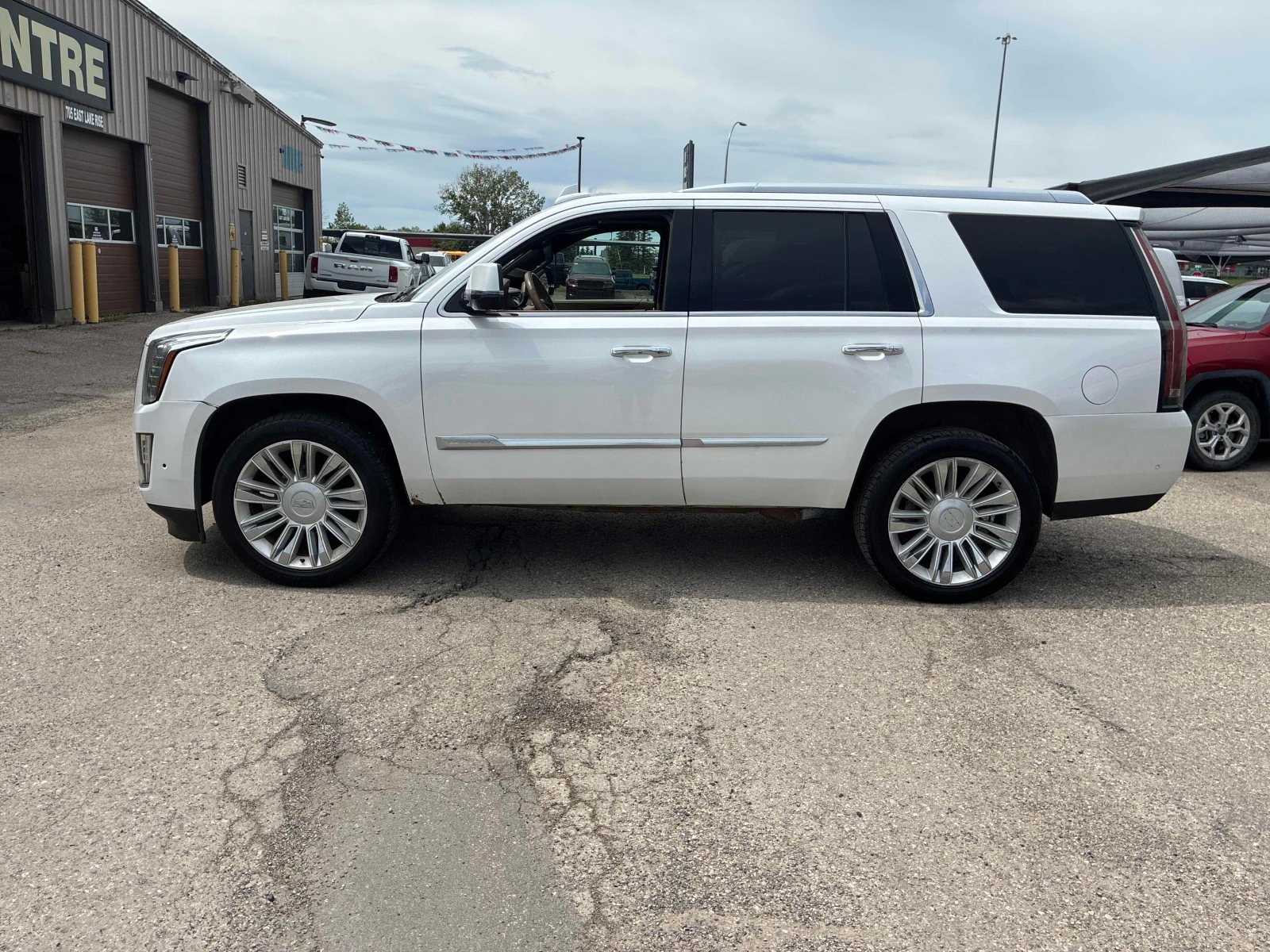 Cadillac Escalade Platinum* CARFAX* АВТО КРЕДИТ* , снимка 3 - Автомобили и джипове - 54974489