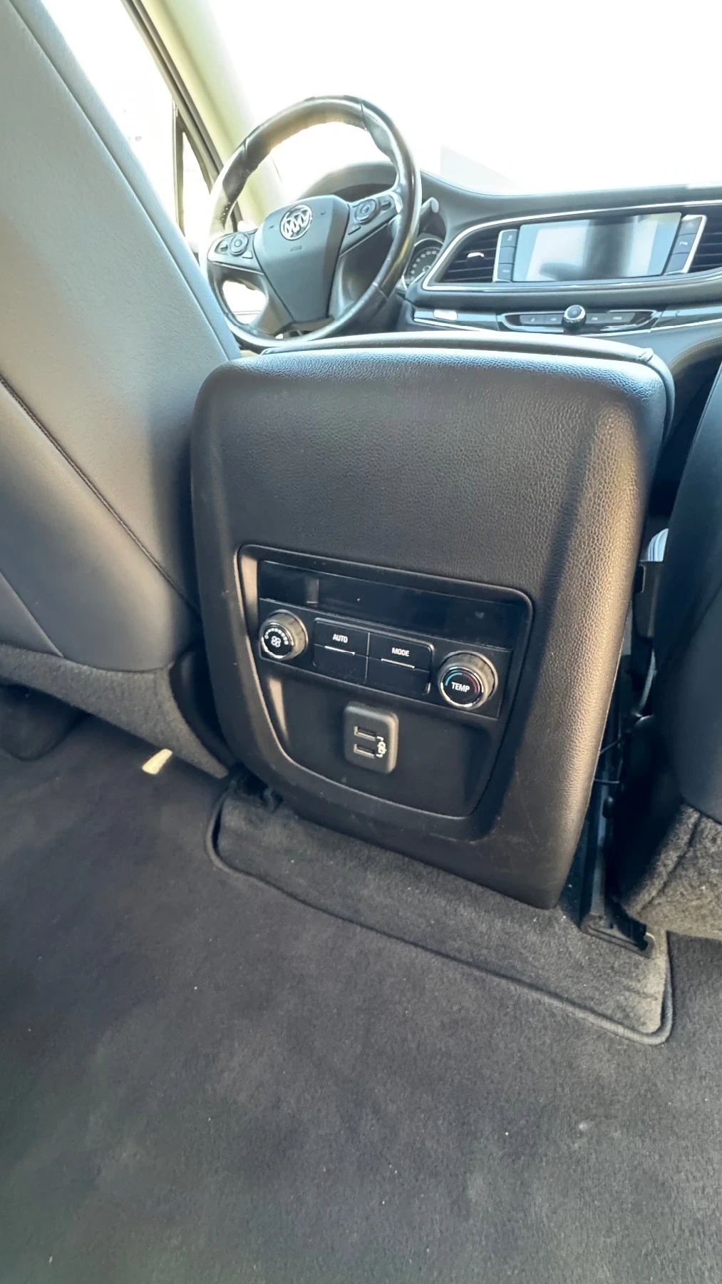 Buick Enclave, снимка 9 - Автомобили и джипове - 56440121